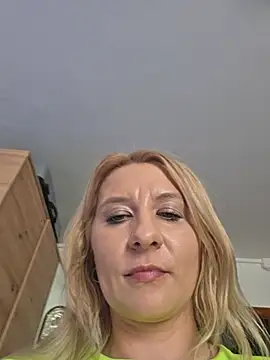 KaylinJan online show from 8, 6, 2026