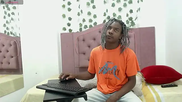 NoahJhonson69 online show from 10, 6, 2026