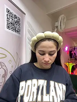 MiaWhiteBunny online show from 26, 6, 2026