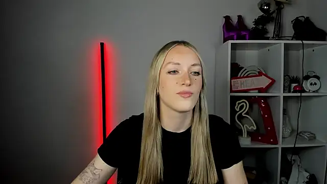 EvelynBlond online show from 15, 6, 2026