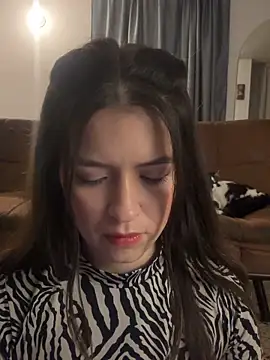Little  Danni1 online show from 13, 6, 2026