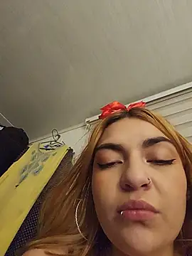 mila curvy online show from 7, 7, 2026