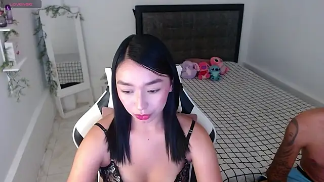 Ariel Laurentt online show from 3, 7, 2026