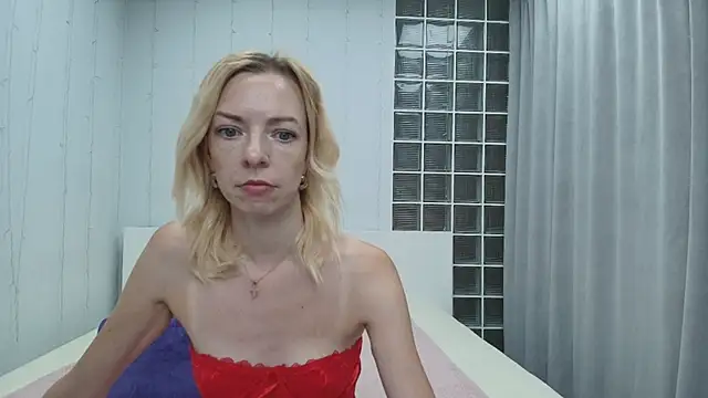 Snapshot of Brightly_Heizer chatting on 18, 6, 2026 Brightly Heizer online show from 18, 6, 2026