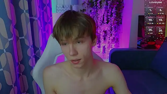 cuMte boy online show from 18, 6, 2026