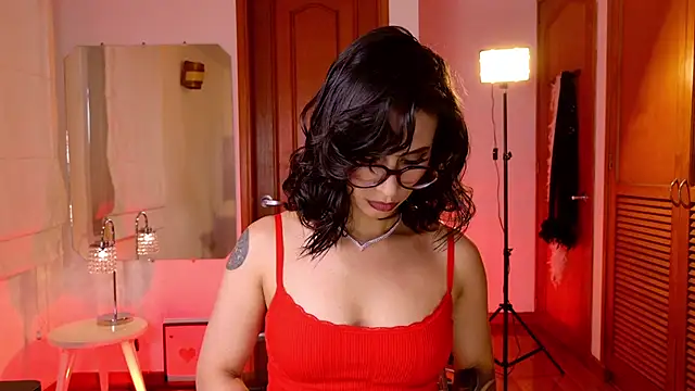 Rue Bellafire online show from 9, 6, 2026