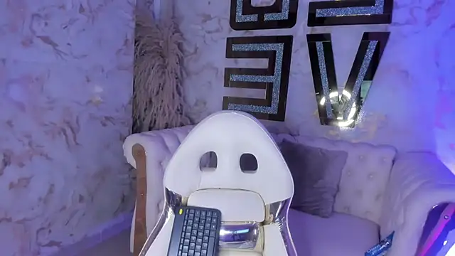 sarah sluty online show from 19, 6, 2026