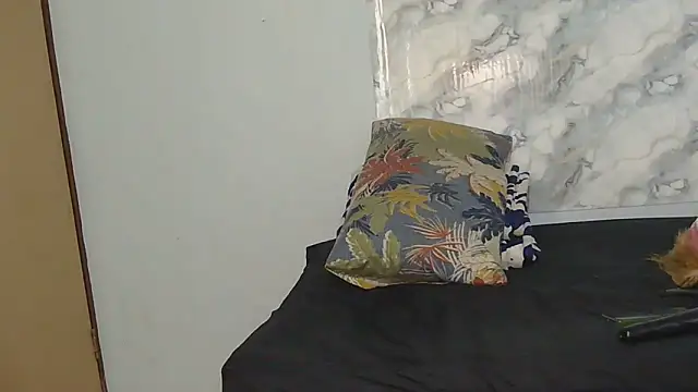 Snapshot of SexyZuluBarbie chatting on 18, 6, 2026 SexyZuluBarbie online show from 18, 6, 2026