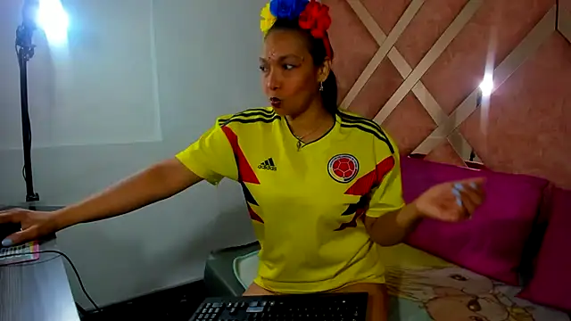 Valeria gil  online show from 23, 6, 2026