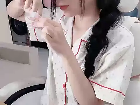 Snapshot of Yuyu-baobei chatting on 7, 5, 2026 Yuyu-baobei online show from 7, 5, 2026