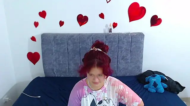 hottie couplee online show from 11, 6, 2026