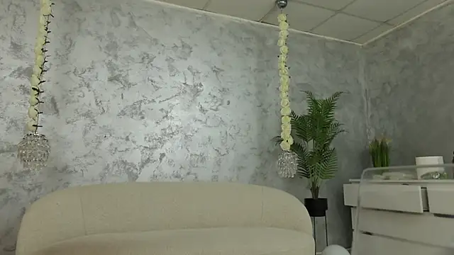 Snapshot of SilviaVanda chatting on 19, 6, 2026 SilviaVanda online show from 19, 6, 2026