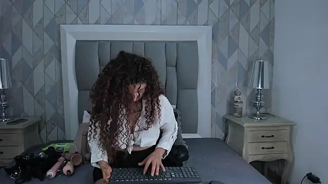 penelope cox online show from 11, 6, 2026