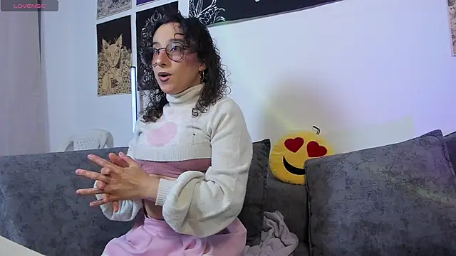 Snapshot of little__ammy chatting on 11, 6, 2026 little ammy online show from 11, 6, 2026