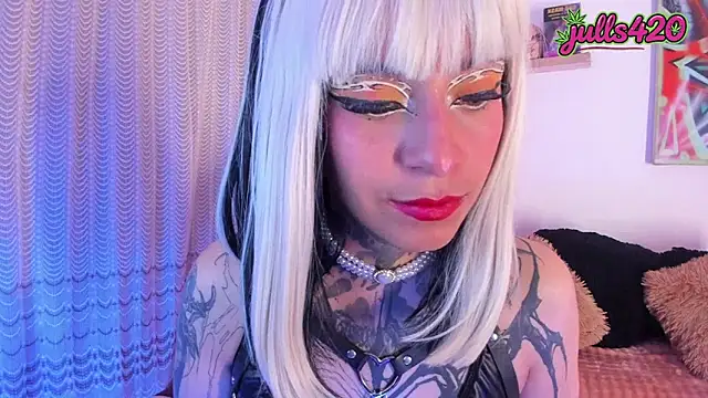 Julls420  online show from 7, 5, 2026