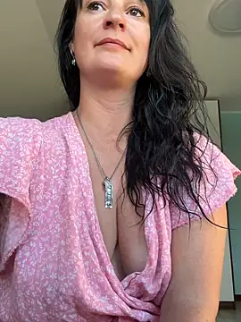 CherryCherry03 online show from 7, 6, 2026