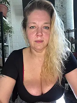 JenniferCarmen online show from 4, 6, 2026