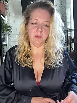 JenniferCarmen online show from 5, 6, 2026