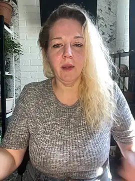 JenniferCarmen online show from 8, 6, 2026