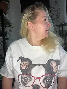 JenniferCarmen online show from 11, 6, 2026