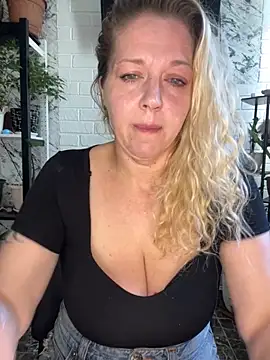 JenniferCarmen online show from 20, 6, 2026