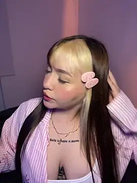 Daniela ruizz online show from 12, 6, 2026