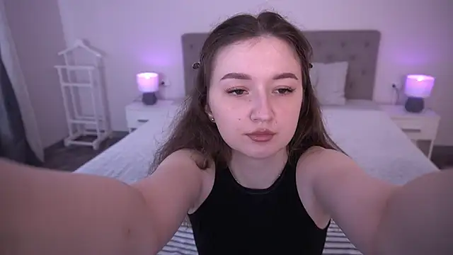 CyrenaLuxe online show from 4, 6, 2026
