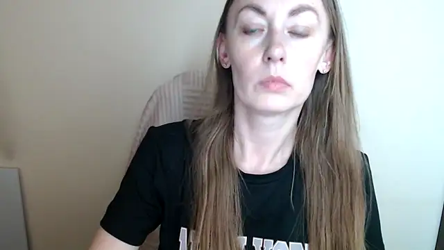 LiaSeass  online show from 10, 6, 2026