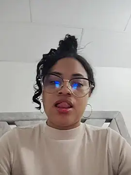 DAFNNEE HOT online show from 17, 6, 2026