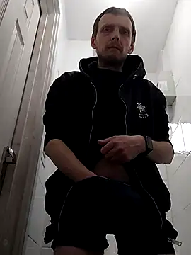 CrookedBunk3527 online show from 14, 4, 2026