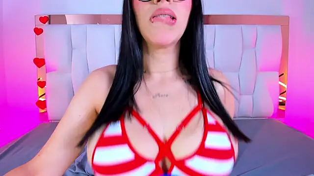 CamilleJuicy  online show from 19, 6, 2026