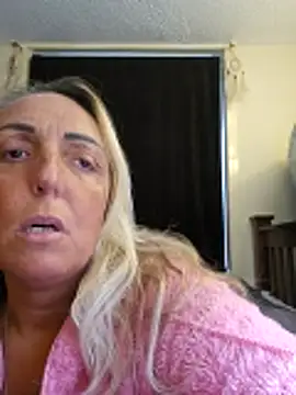 Snapshot of theblondecocklover chatting on 30, 5, 2026 theblondecocklover online show from 30, 5, 2026