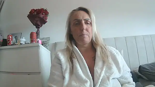 Snapshot of theblondecocklover chatting on 7, 6, 2026 theblondecocklover online show from 7, 6, 2026