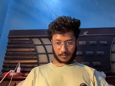 Snapshot of Sexy__Nerd chatting on 15, 5, 2026 Sexy Nerd online show from 15, 5, 2026