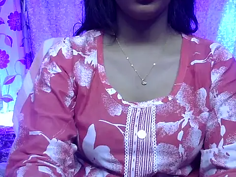cute Dirty Diva online show from 29, 5, 2026