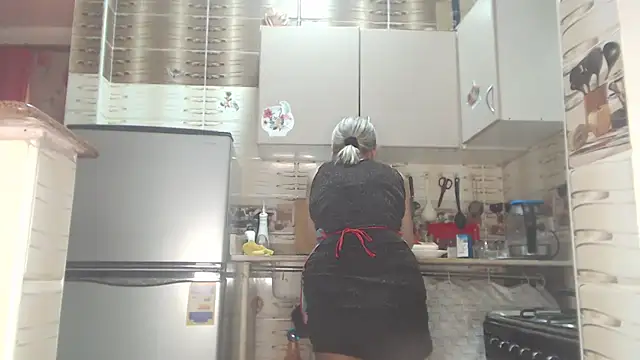 RebeccaDarling online show from 25, 6, 2026