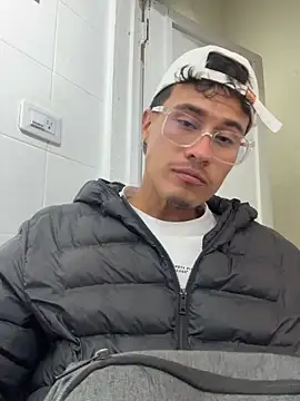 Latin Paisa Boy online show from 17, 5, 2026