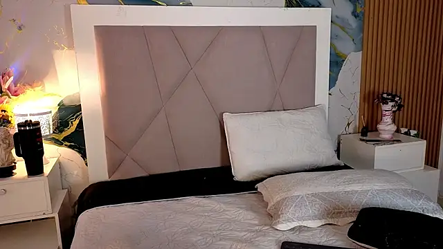 Snapshot of Sienna_Desiree chatting on 10, 6, 2026 Sienna Desiree online show from 10, 6, 2026
