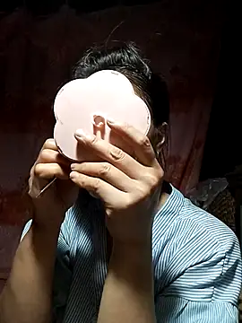 Snapshot of Hiniyk2 chatting on 11, 5, 2026 Hiniyk2 online show from 11, 5, 2026
