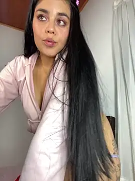 sophyy white online show from 14, 6, 2026