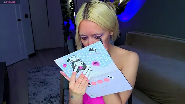 Luna Beverly online show from 14, 6, 2026