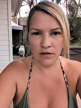 Pxetiteblonde1 online show from 12, 6, 2026