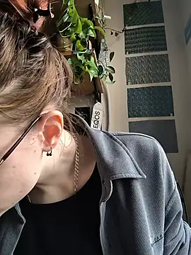 Shy Bamby online show from 30, 5, 2026