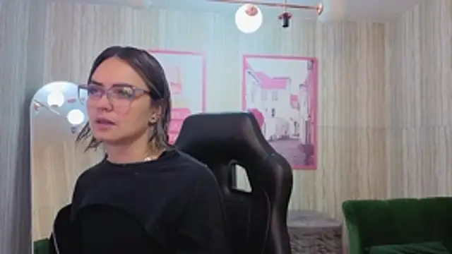 Snapshot of zarcasutra_t chatting on 6, 6, 2026 zarcasutra t online show from 6, 6, 2026