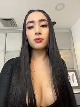 IvonneOwen online show from 18, 6, 2026
