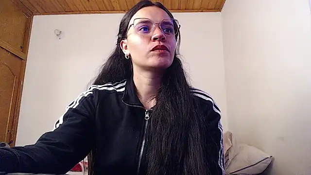 Shanel Lozano online show from 4, 6, 2026
