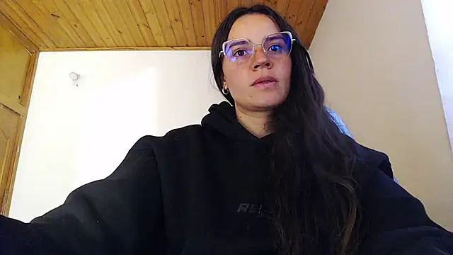 Shanel Lozano online show from 22, 6, 2026