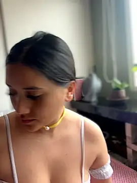 Veronica Wins  online show from 29, 5, 2026