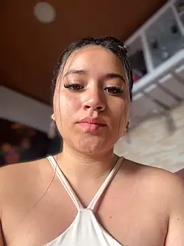Veronica Wins  online show from 5, 6, 2026