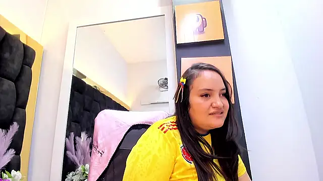 MiaRouss69 online show from 20, 6, 2026